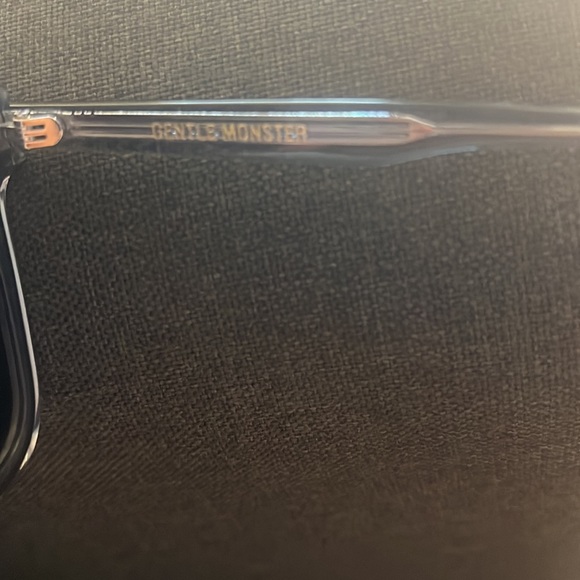 Gentle Monster SAL Sunglasses (was not FRIDA) - Picture 6 of 7